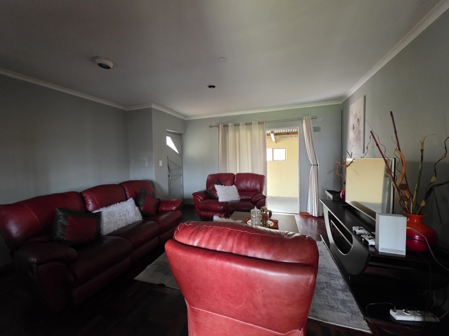 3 Bedroom Property for Sale in Devon Park Village Western Cape